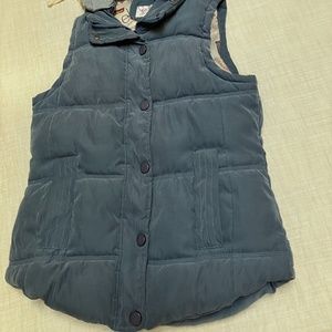 Cropped Puffer Vest with Hood